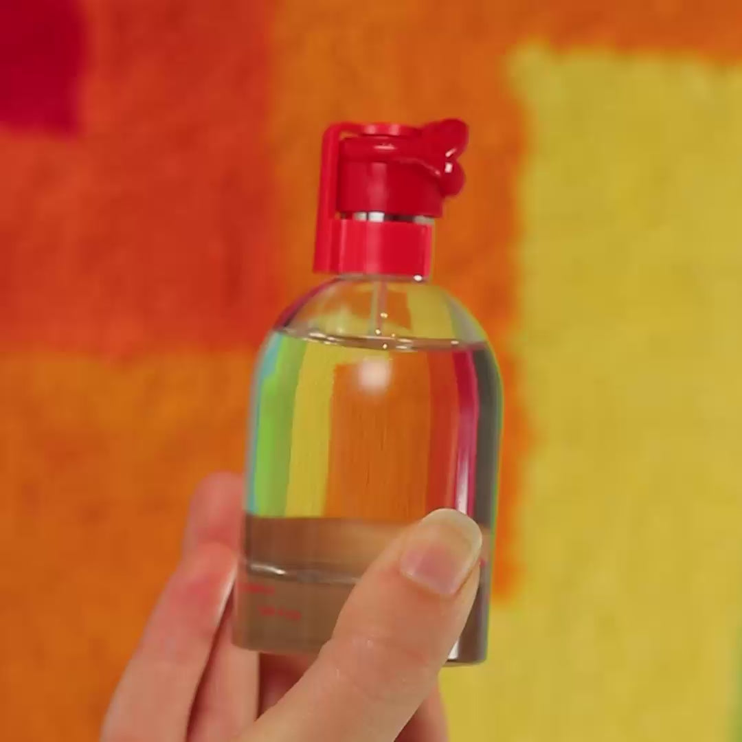 Kiss My Lips Perfume by Solange Being Sprayed from Lips Video